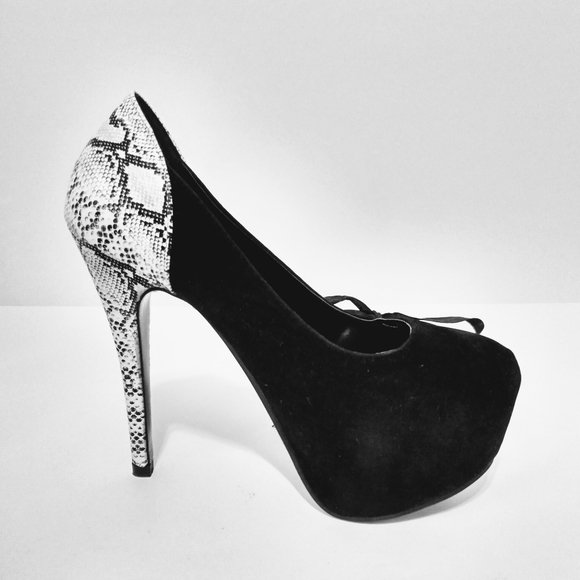 Crape Myrtle Black White Faux Suede Heels sz 38 - Picture 6 of 6